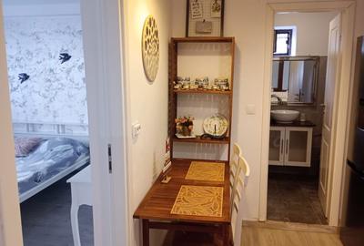 Apartament cu 3 camere decomandat în Central - 2