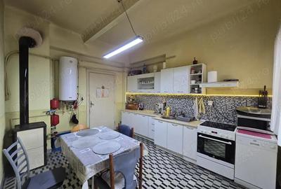 Apartament cu 3 camere în Central - 9
