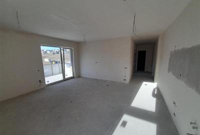 Apartament cu 3 camere semidecomandat în Iris
