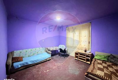 Casă cu 3 camere cu Canalizare în Central - 1
