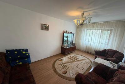 Apartament cu 3 camere decomandat în Romanești - 6