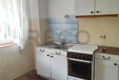Apartament cu 3 camere decomandat în Aleșd - 6