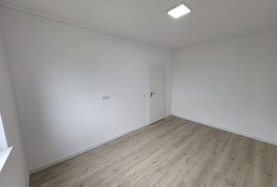 NOU. 2 Bai. Terasa generoasa. Etaj intermediar. - 7