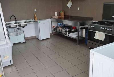 Casă cu Teren 782 Mp în Central - 19