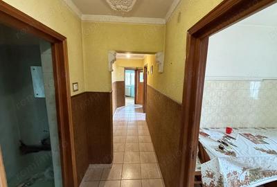 Apartament cu 3 camere decomandat în Dacia - 2
