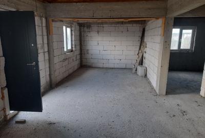 Casă cu 3 camere în Stejaru - 4