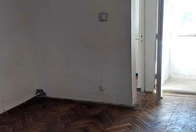 Garsonieră decomandată în Central - 7