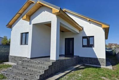 Casă cu 3 camere în Central - 2