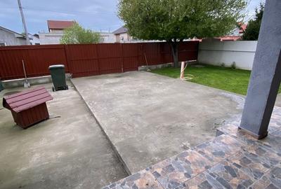 Casă cu 3 camere cu Teren 300 Mp în Lumina