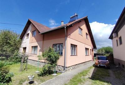Duplex cu 7 camere cu Canalizare în Central - 1