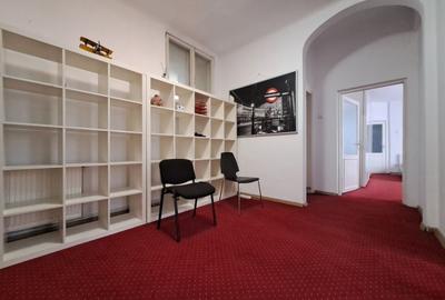 Apartament cu 3 camere în Central - 12