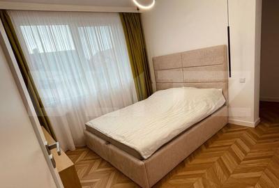 Apartament cu 3 camere semidecomandat în Central - 2