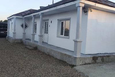 Casă cu Teren 300 Mp în Central - 1
