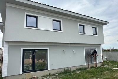Casă cu Teren 295 Mp în Central - 2