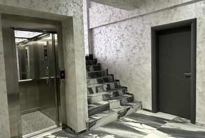 Spațiu comercial, de 2,200 mp, în Central - 6