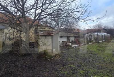 Teren de 1869 mp, în Central