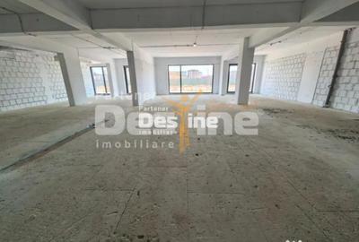 Spațiu comercial, de 217 mp, în Central - 6