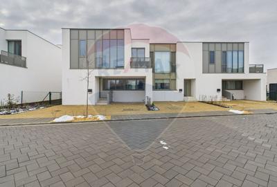 Casă cu 4 camere cu Piscina în Tunari - 29