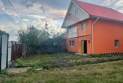 Casa / Vila cu 6 camere de vanzare Leontinesti - Bacau - 1