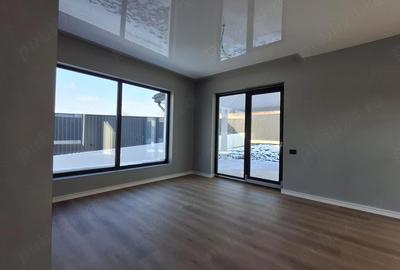 Casă cu 7 camere cu Teren 500 Mp în Bucium - 7
