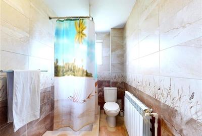 Rezidenta mobilata si echipata, cu lumina naturala, verdeata, vedere munte - 26