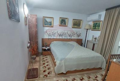 Casa / Vila cu 10 camere de vanzare in zona Central - 1