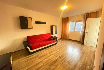 Apartament 3 camere decomandat-Pod de Fier-etaj intermediar