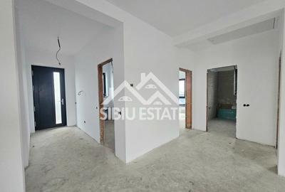 Casă individuală cu 4 camere cu Canalizare în Cristian - 11