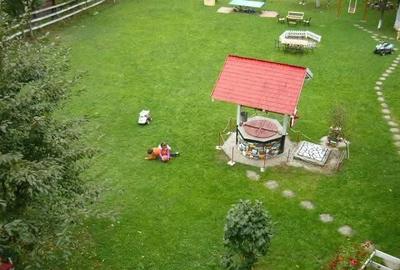 Casă cu Teren 4000 Mp în Central - 2