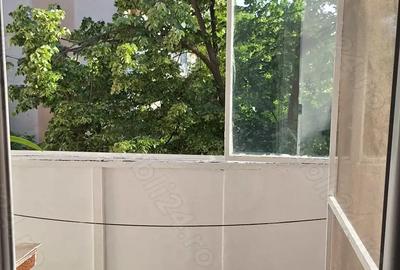 Apartament cu 3 camere decomandat în Sărari - 1