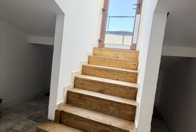 Birou, de 70 mp, în P-ța Romană - 9