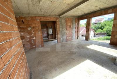 Casa familiala la rosu in suprafat utila de 199 mp si 400 mp - 1