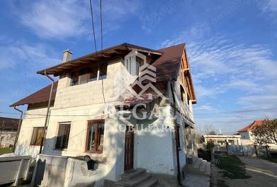 Casa spa?ioasa de vanzare in Ru?i pentru locuin?a sau investitie - 2