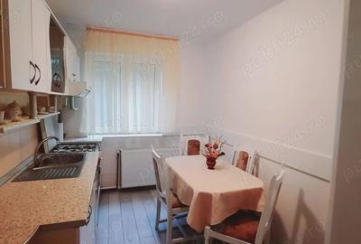 Apartament 2 camere de inchiriat, zona Sfanta Vineri, Zalau Etaj 2, semidecomandat
