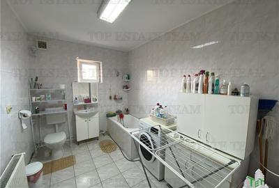 Casă individuală cu 5 camere cu Canalizare în Ultracentral - 11