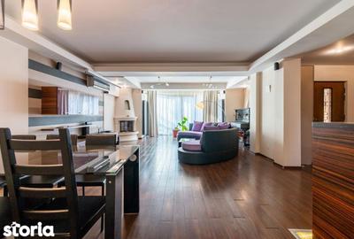 Casă cu 5 camere cu Canalizare în Central - 1