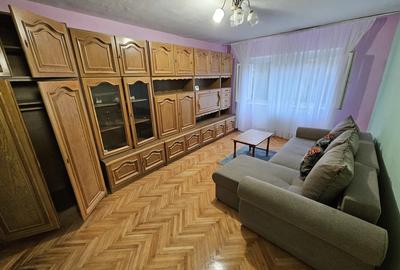 Apartament cu 3 camere decomandat de inchiriat. - 1