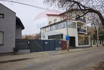 Casă cu 4 camere cu Teren 198 Mp în Tei - 13