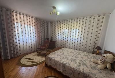 *Conac impresionant* - pretabil re?edin?a sau business *Conac impresionant* - pretabil re?edin?a sau business - 5