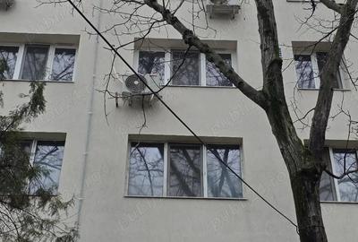 Apartament cu 3 camere semidecomandat în Central - 2