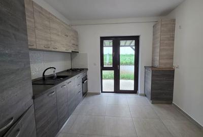 Casă cu 4 camere cu Teren 250 Mp în Bucium - 4
