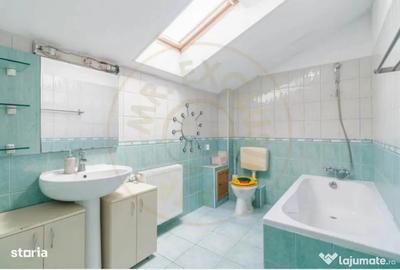 Casă cu 5 camere cu Teren 100 Mp în Central - 1