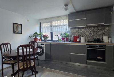 Casă cu 7 camere cu Teren 685 Mp în Limanu - 14