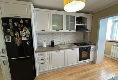 Apartament La Cheie, 2 camere Radu Negru, mobilat utilat, etaj 3. - 9