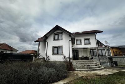 Casa P+E+M cu 4 camere, 250 mp si 3000 mp teren, zona Arcani - 2