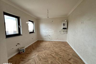 Casă cu 4 camere cu Teren 500 Mp în Central