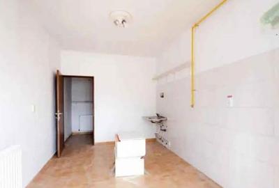 Inchiriez spa?iu comercial pretabil pentru alimenta?ie publica Seleus - 2