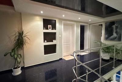 Casă cu 4 camere cu Teren 200 Mp în Central