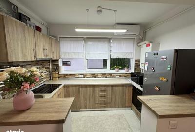 Apartament cu 3 camere decomandat în 9 Mai - 5
