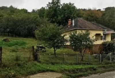 Casă cu 4 camere în Central - 2